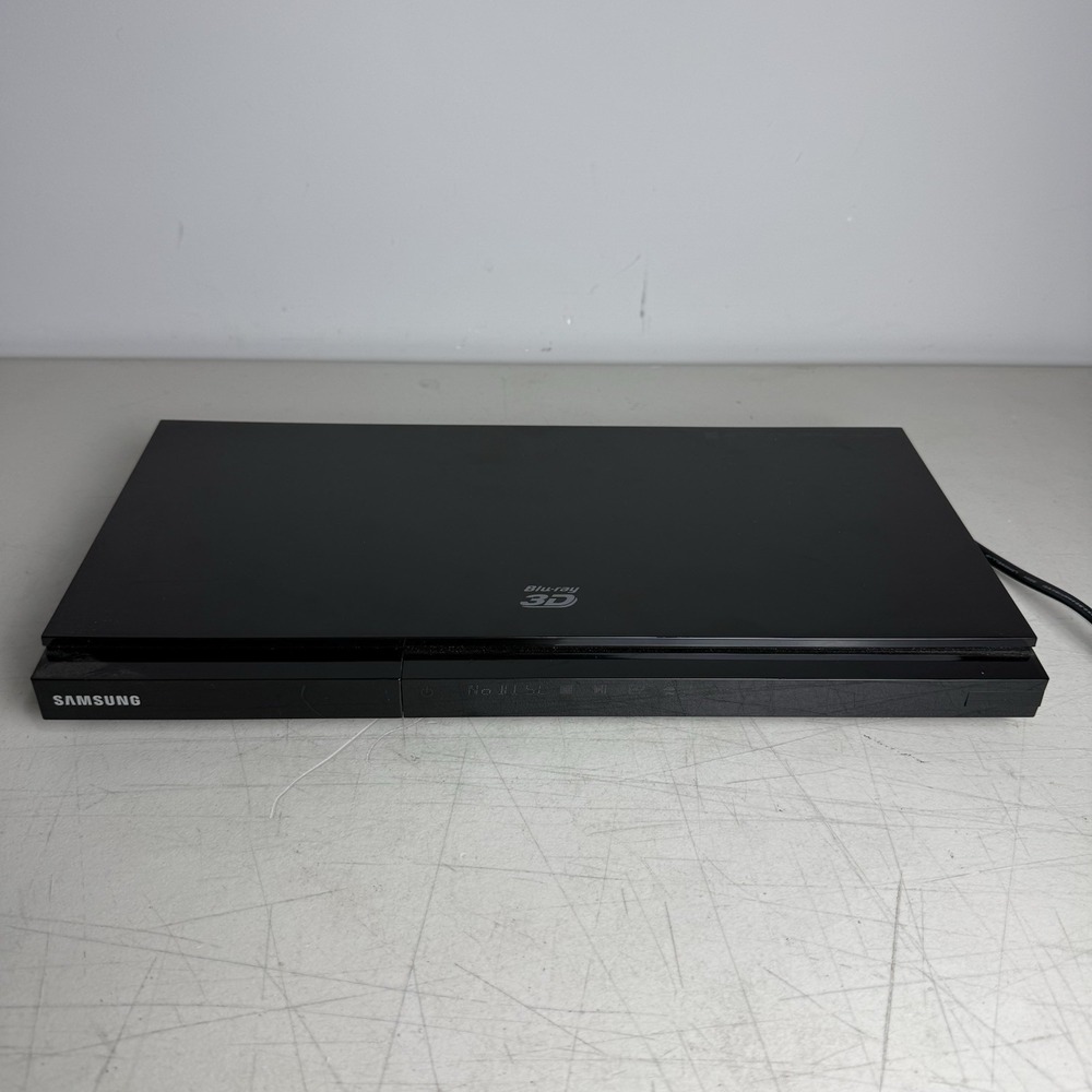 Samsung BD-D5500 3D Blu-ray DVD CD Player Touchscreen Menu No Remote Media